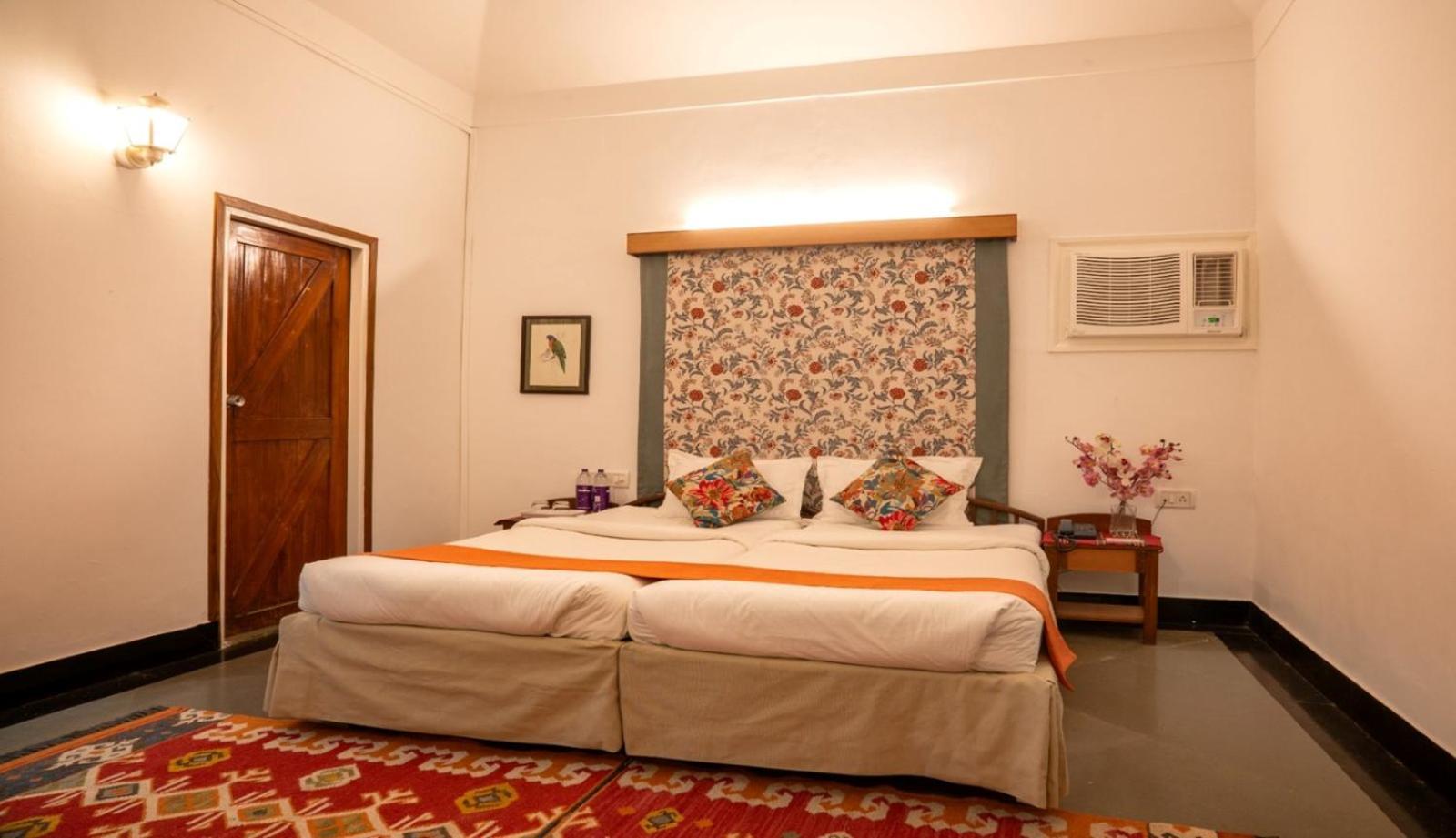 Modi'S Resort, Karjat Exteriör bild