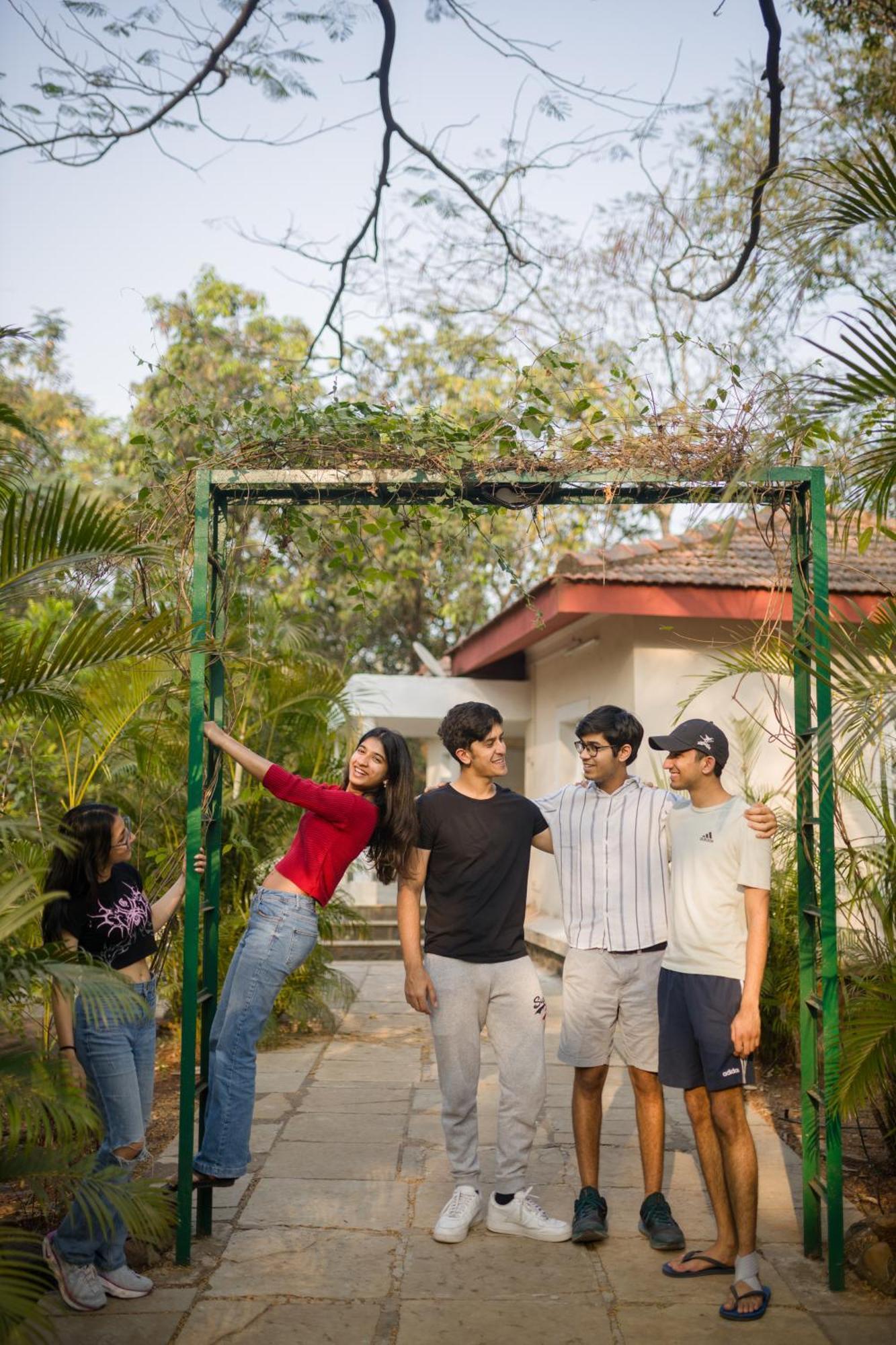 Modi'S Resort, Karjat Exteriör bild